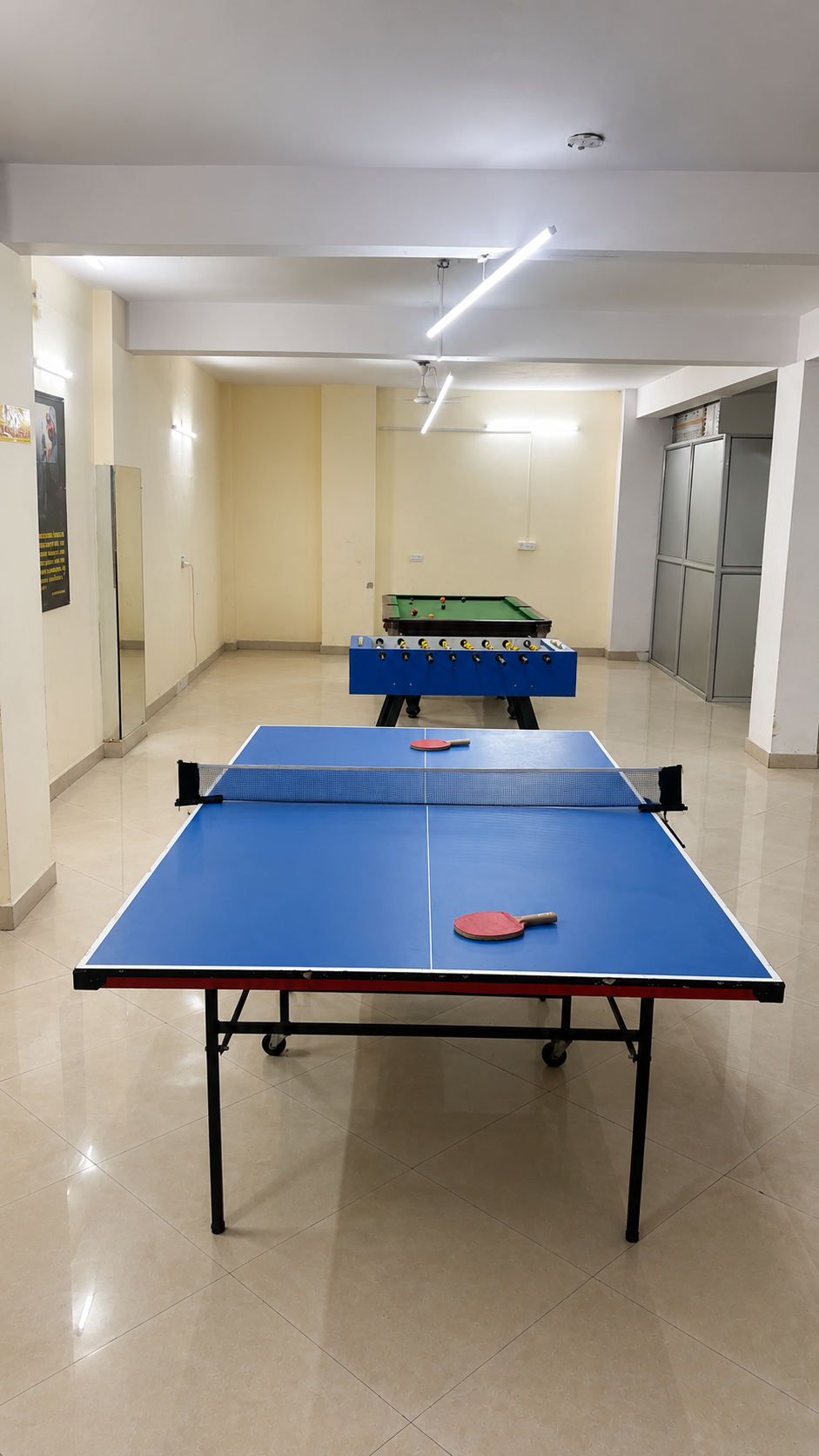 Game zone with pool table