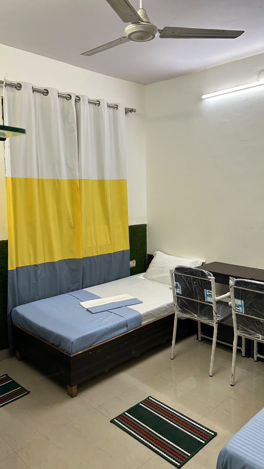 Premium single room at Premium Stayz PG