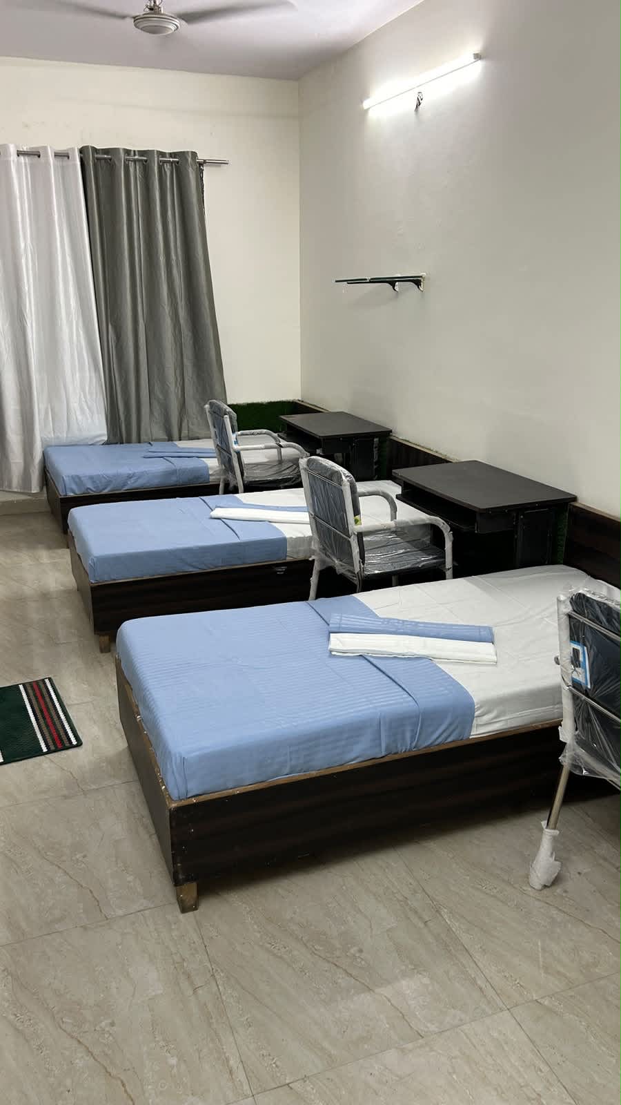 Triple sharing room at Premium Stayz PG